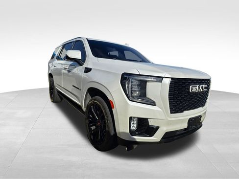 Used 2023 GMC Yukon Denali w/ LPO, Floor Liner Package image 9