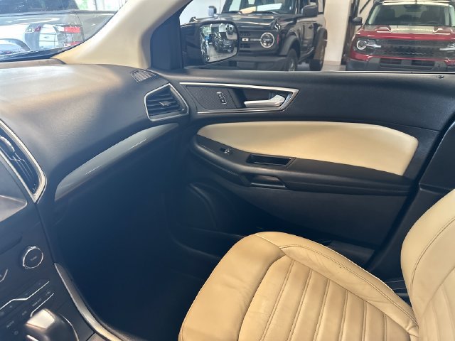 Used 2017 Ford Edge SEL w/ Equipment Group 201A FWD image 25