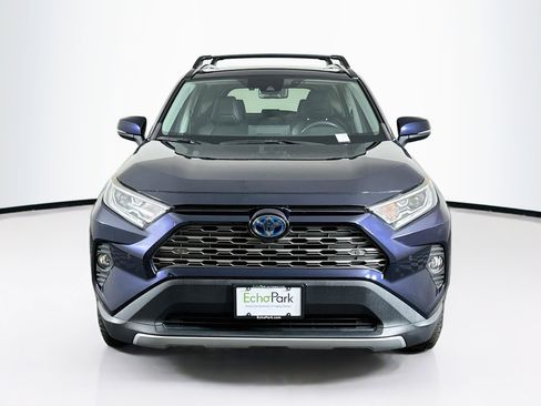 Used 2019 Toyota RAV4 Limited AWD/4WD image 2