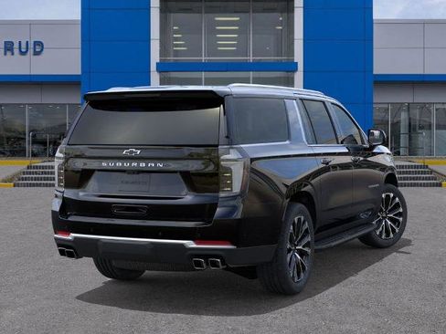New 2026 Chevrolet Suburban High Country image 4