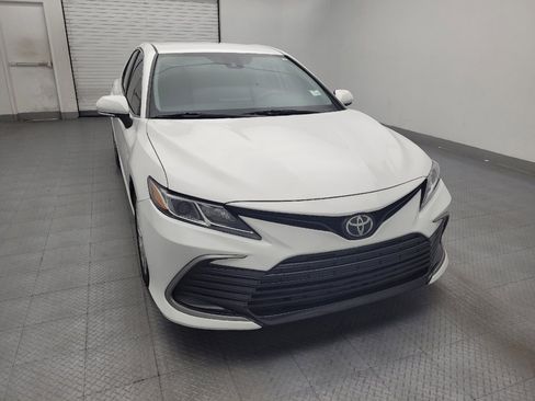 Used 2021 Toyota Camry LE FWD image 14