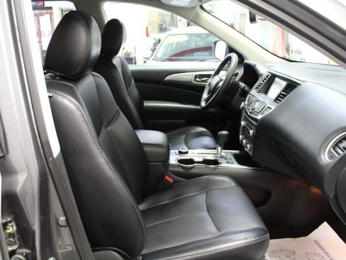 Used 2020 Nissan Pathfinder SL AWD/4WD image 24