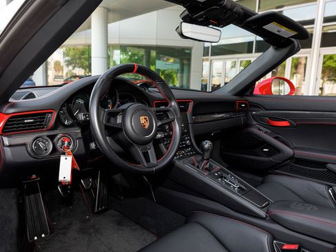 Used 2019 Porsche 911 Speedster RWD image 40