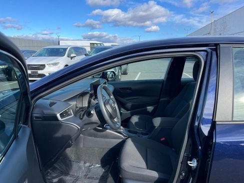 Used 2025 Toyota Corolla LE image 25