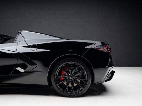 Used 2025 Chevrolet Corvette Stingray Convertible w/ 1LT image 21