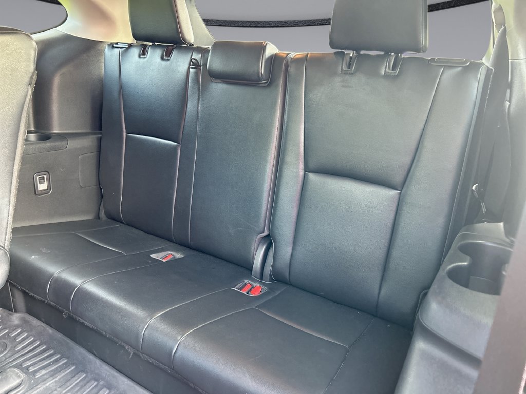 Used 2022 Toyota Highlander XLE FWD image 30