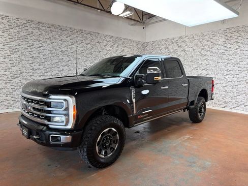Used 2023 Ford F350 Platinum w/ Tremor Off-Road Package AWD/4WD image 3