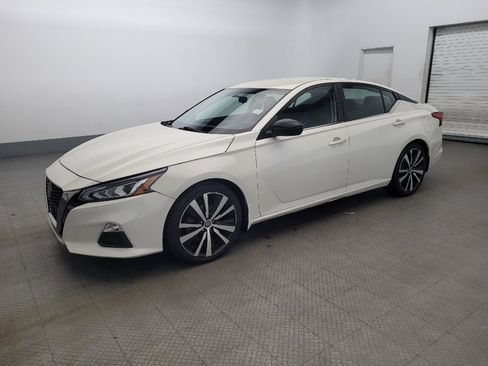 Used 2019 Nissan Altima 2.5 SR image 2