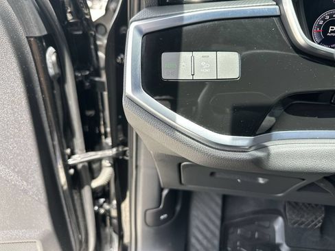 Used 2020 Audi Q3 2.0T Premium Plus AWD/4WD image 18