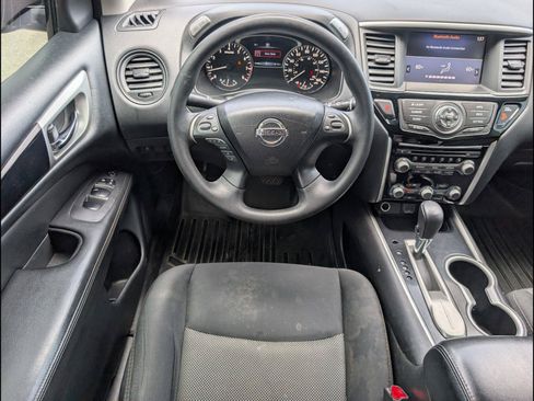 Used 2018 Nissan Pathfinder S FWD image 8
