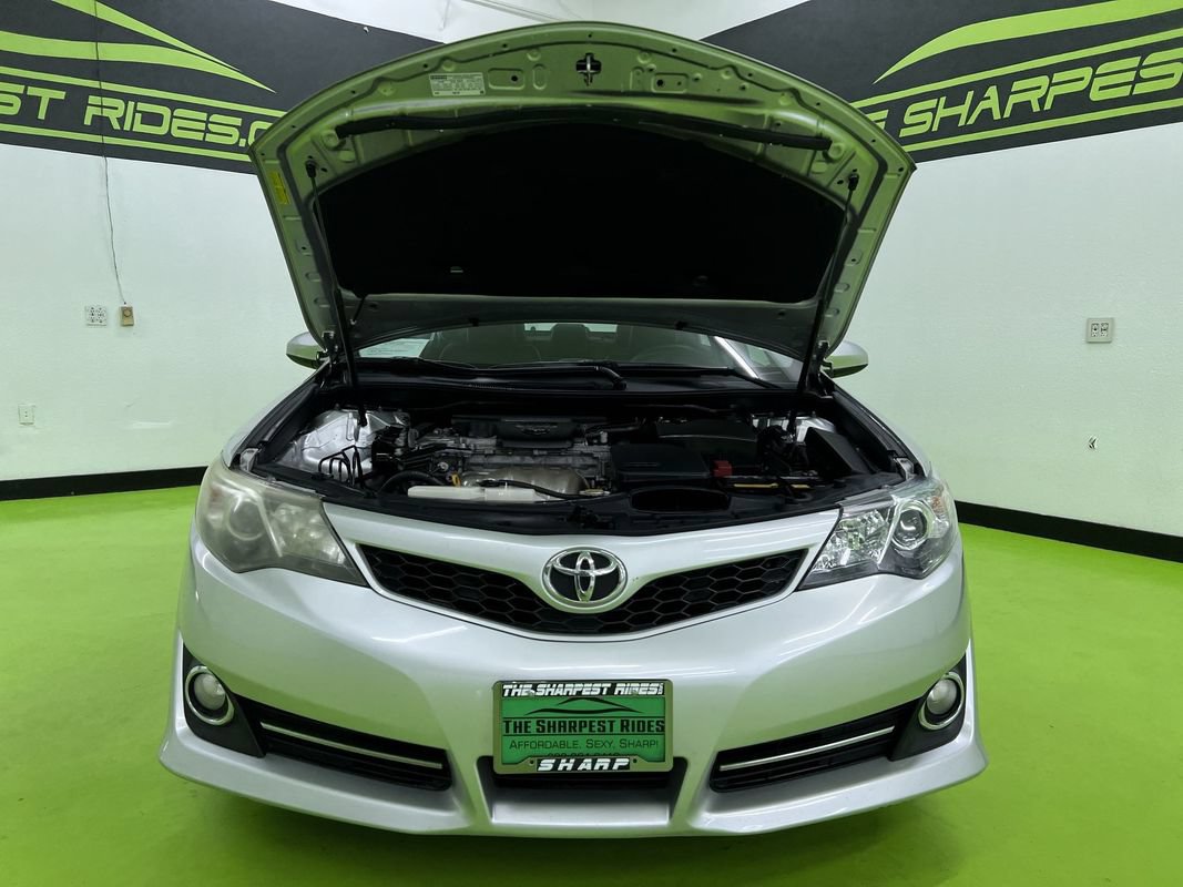 Used 2012 Toyota Camry SE FWD image 4