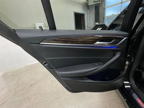 Used 2019 BMW 530i w/ Convenience Package RWD image 21