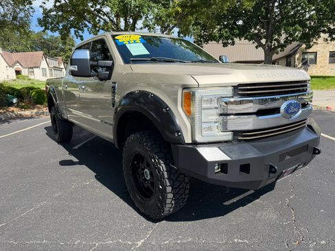 Used 2017 Ford F250 King Ranch w/ King Ranch Ultimate Package AWD/4WD image 3