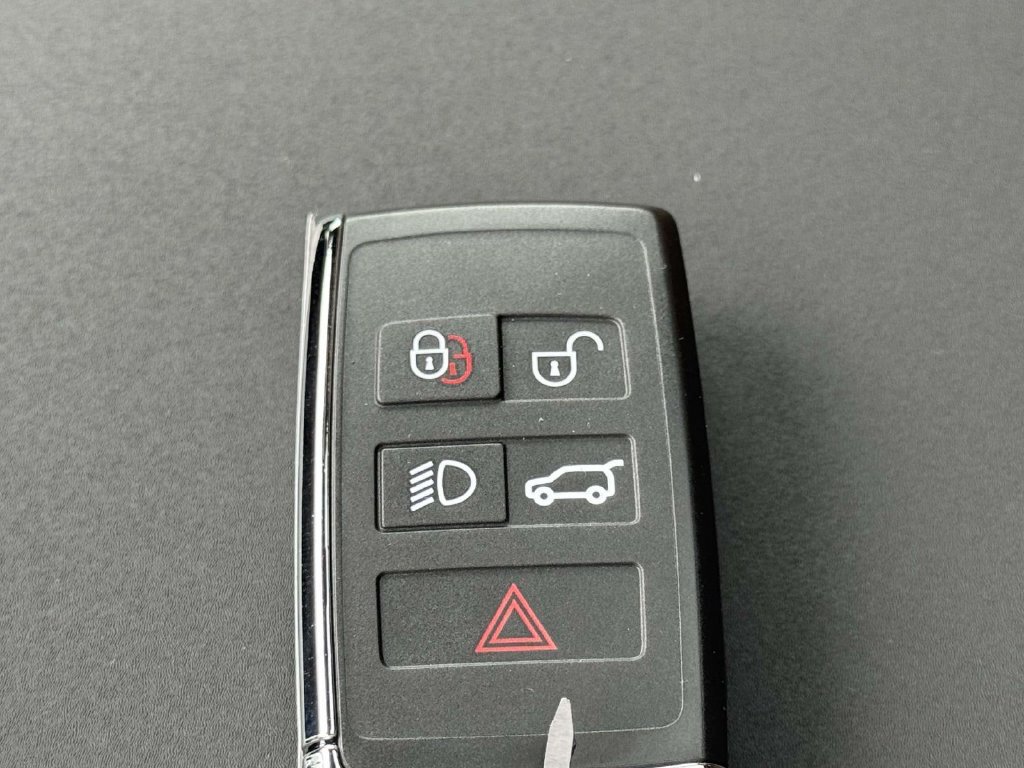 New 2026 Land Rover Discovery Limited Edition AWD/4WD image 30