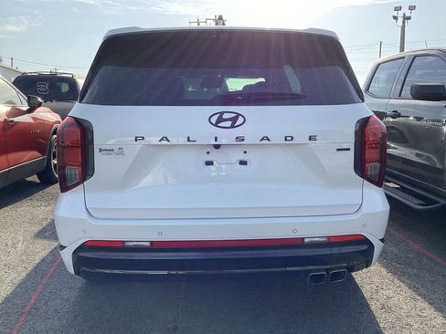 Used 2025 Hyundai Palisade Calligraphy image 3