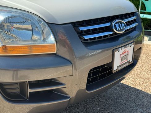 Used 2007 Kia Sportage LX image 2