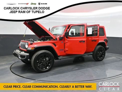 Used 2025 Jeep Wrangler Sahara AWD/4WD image 44