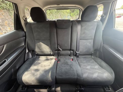 Used 2016 Nissan Rogue S AWD/4WD image 23