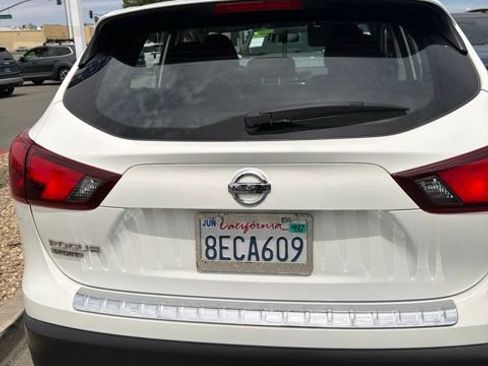 Used 2018 Nissan Rogue Sport S FWD image 9