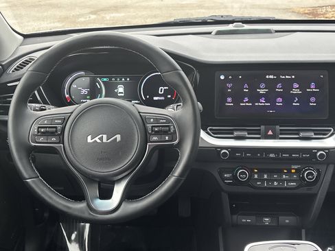 Used 2022 Kia Niro EX w/ Cold Weather Package image 18