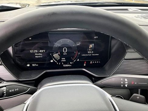 Used 2025 GMC Acadia Elevation image 13