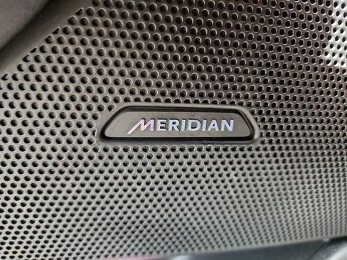 Used 2025 Land Rover Range Rover Velar Dynamic SE image 15