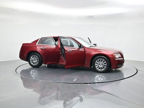 Used 2013 Chrysler 300 RWD image 45