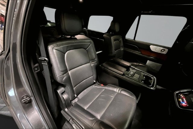Used 2018 Lincoln Navigator Reserve w/ Technology Package AWD/4WD image 24