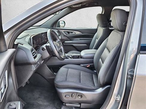 Used 2024 Chevrolet Traverse LT FWD image 16