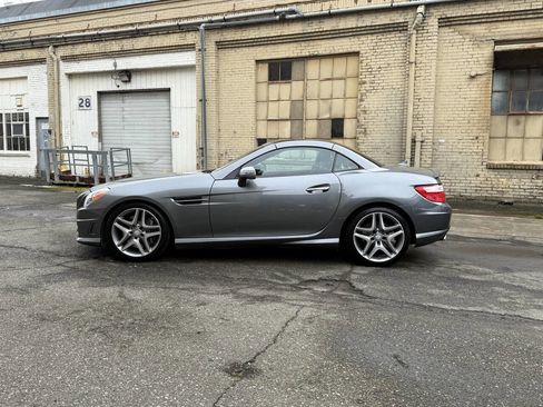 Used 2016 Mercedes-Benz SLK 350 image 4