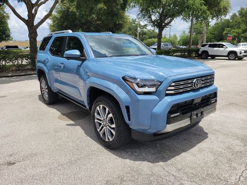 Used 2025 Toyota 4Runner Limited AWD/4WD image 2