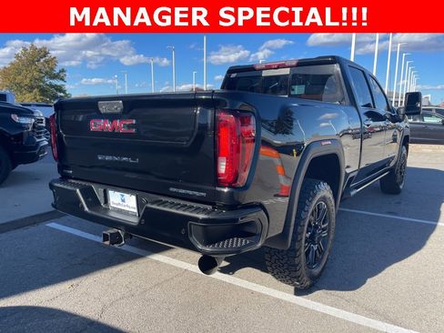 Certified 2022 GMC Sierra 2500 Denali w/ Denali Black Diamond Edition image 3