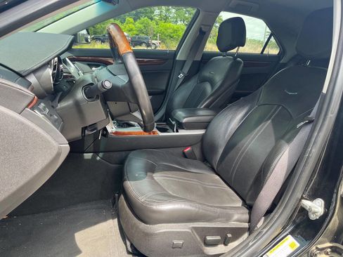 Used 2010 Cadillac CTS Luxury RWD image 9