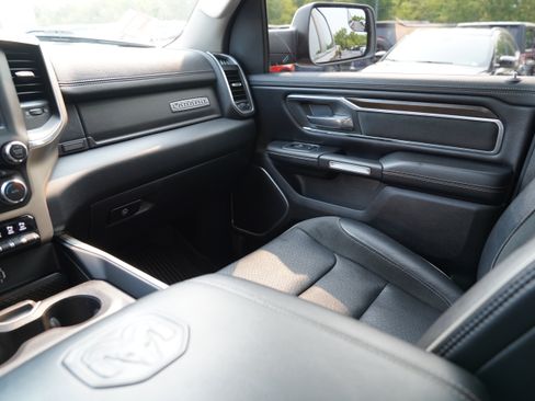 Used 2022 RAM 1500 Laramie AWD/4WD image 13