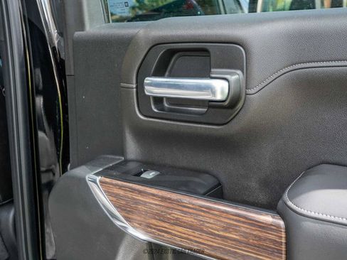 Used 2019 Chevrolet Silverado 1500 High Country w/ Technology Package AWD/4WD image 40