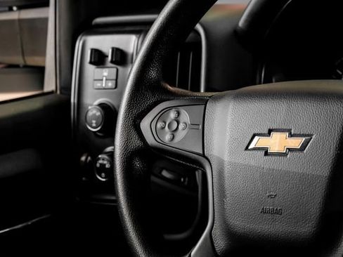 Used 2019 Chevrolet Silverado 2500 W/T AWD/4WD image 17