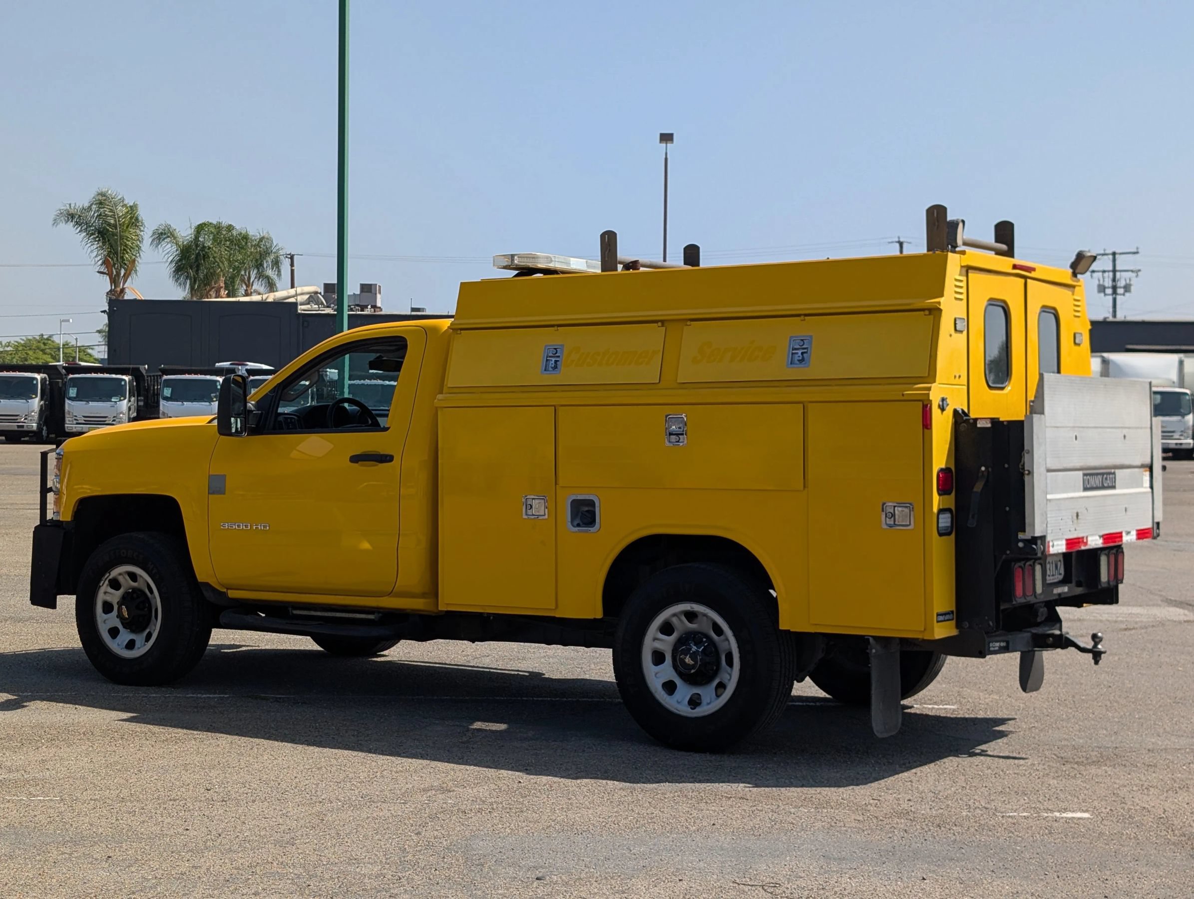 Used 2018 Chevrolet Silverado 3500 W/T AWD/4WD image 6