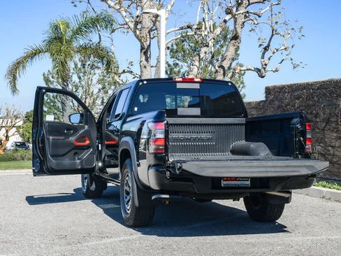 Used 2025 Nissan Frontier Pro-X image 28