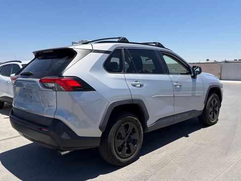 Used 2021 Toyota RAV4 LE w/ Carpet Mat Package (TMS) AWD/4WD image 3