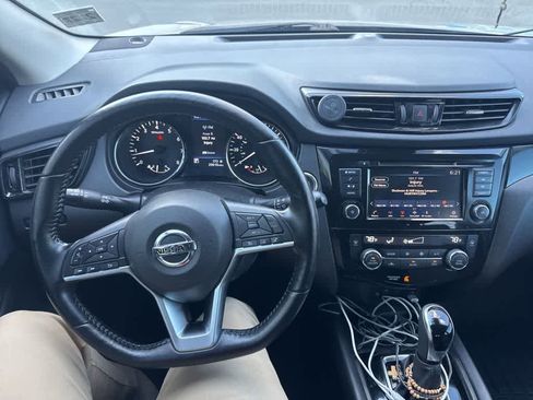 Used 2021 Nissan Rogue Sport SV image 25