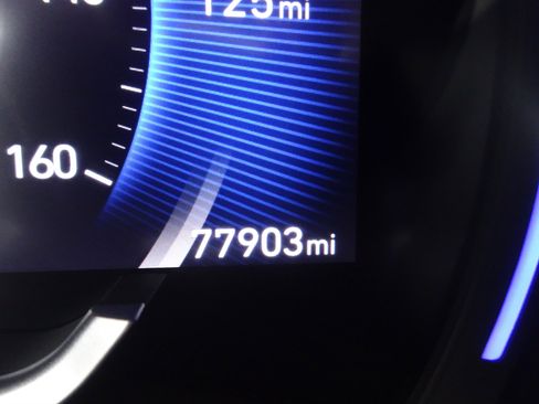 Used 2020 Hyundai Santa Fe Limited AWD/4WD image 25