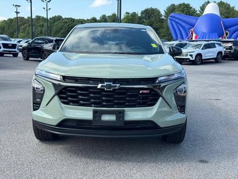 Used 2024 Chevrolet Trax RS w/ Driver Confidence Package FWD image 8