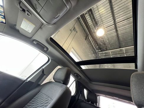 Used 2021 Chevrolet Equinox LT AWD/4WD image 22