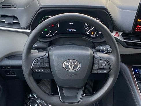 Certified 2023 Toyota Sienna LE image 15