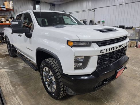 Used 2023 Chevrolet Silverado 2500 Custom w/ Custom Convenience Package AWD/4WD image 1