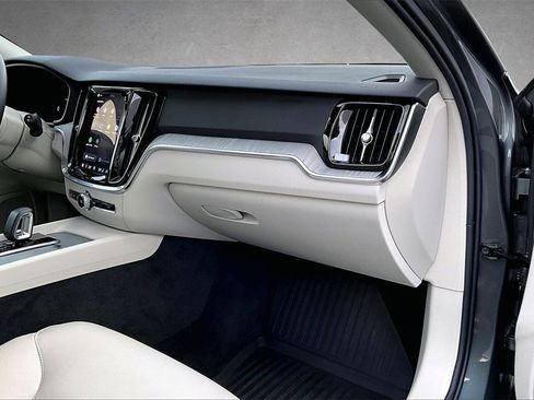 Certified 2026 Volvo V60 B5 Cross Country Plus w/ Protection Package Premier image 25
