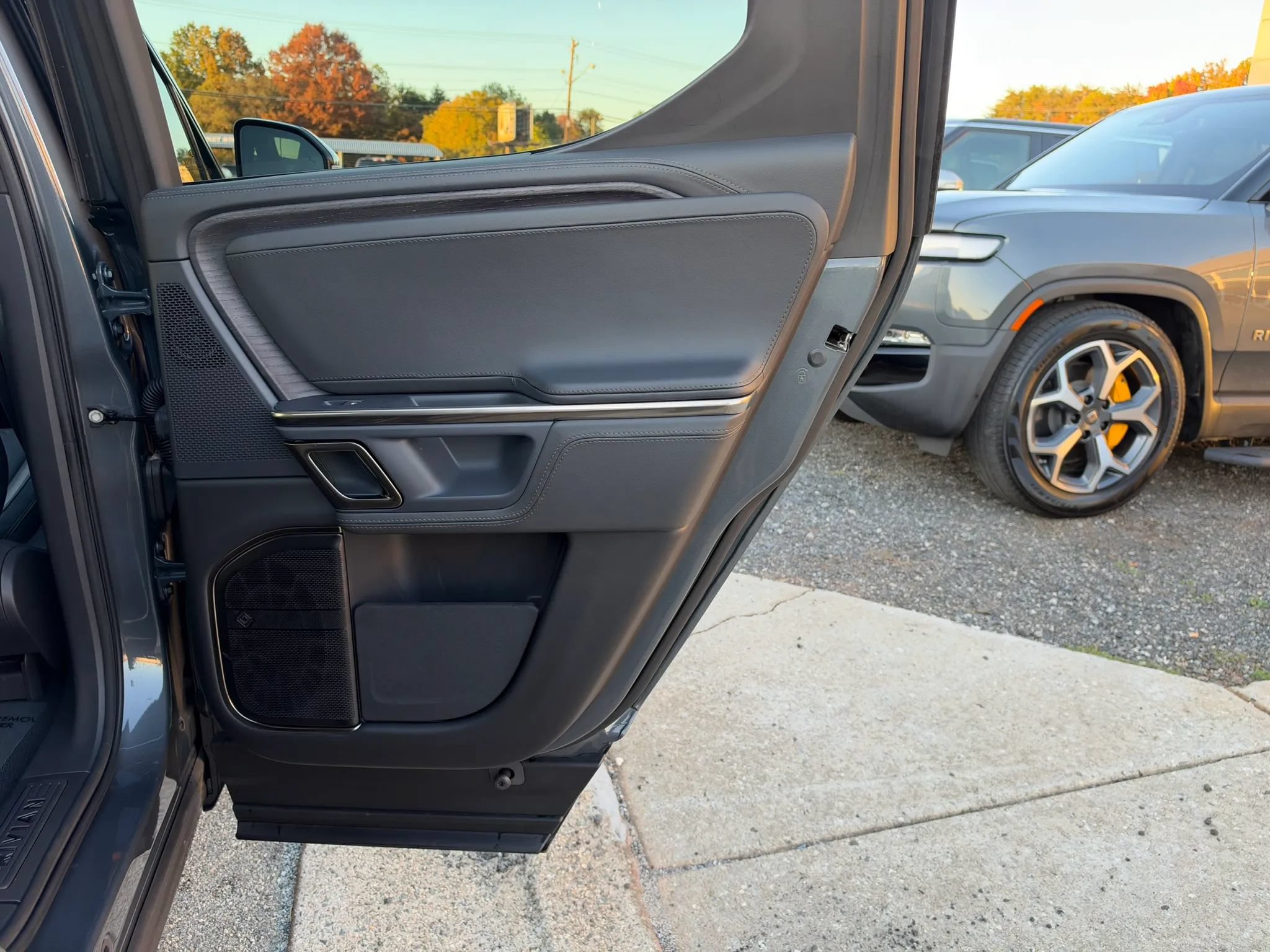 Used 2024 Rivian R1T Adventure Dual AWD/4WD image 12