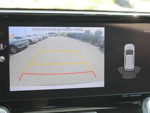 Used 2023 Kia Sorento S w/ Panoramic Sunroof Package AWD/4WD image 8