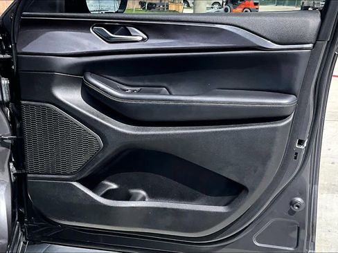 Used 2023 Jeep Grand Cherokee Altitude image 22