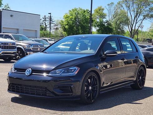 Used 2019 Volkswagen Golf R 4-Door image 7